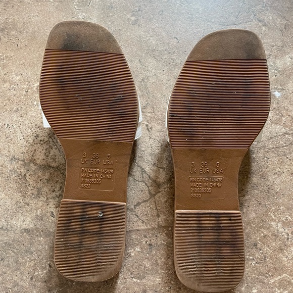 White H Sandals (6) - Picture 3 of 4